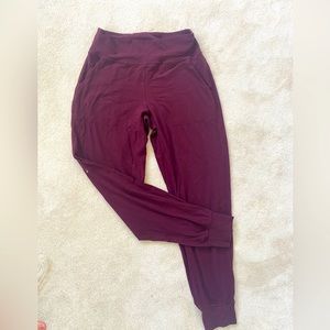 Lululemon Align Joggers, size 6